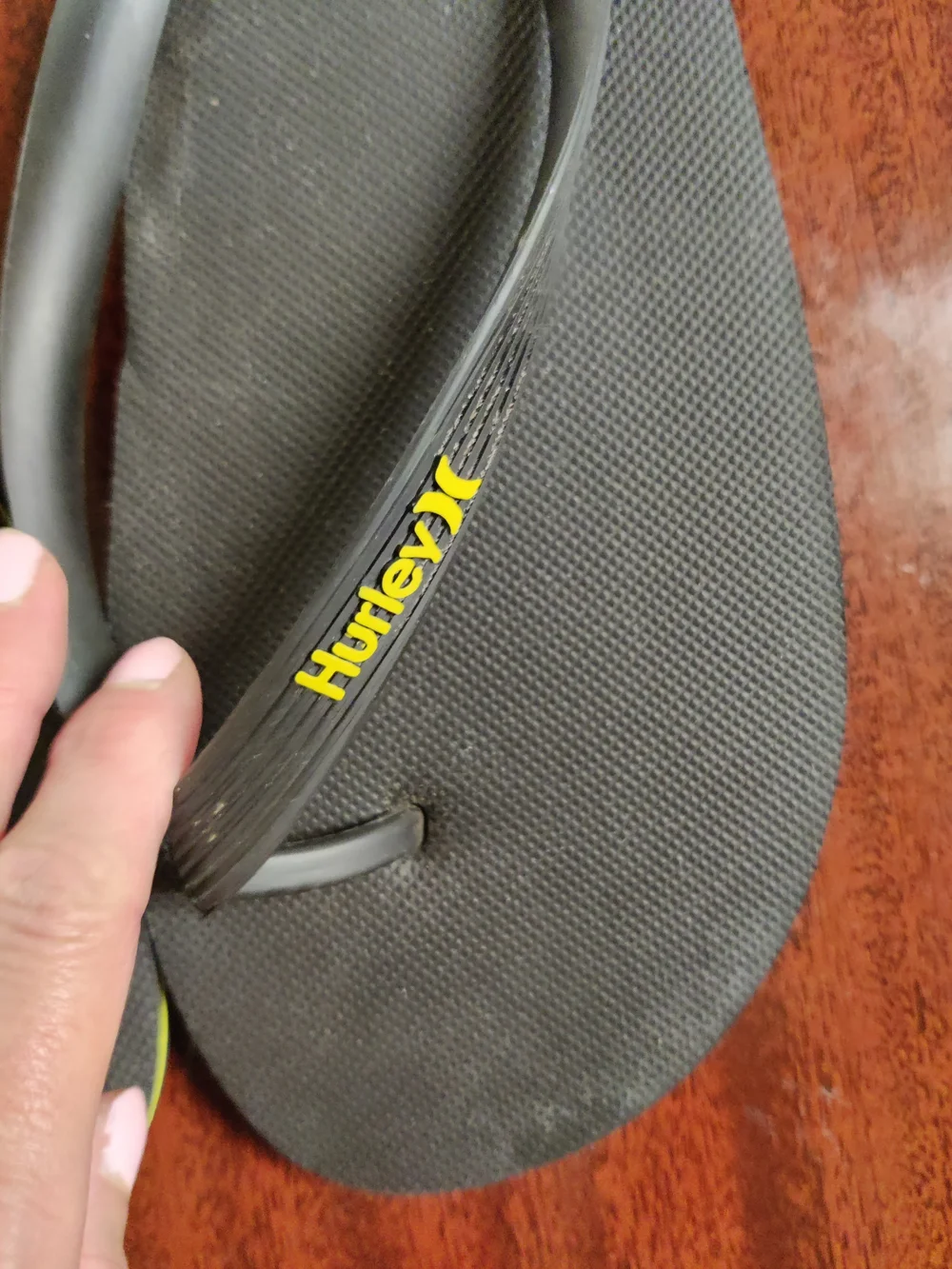Hurley Men’s Gray Flip Flops with Yellow Logo Size 13-14